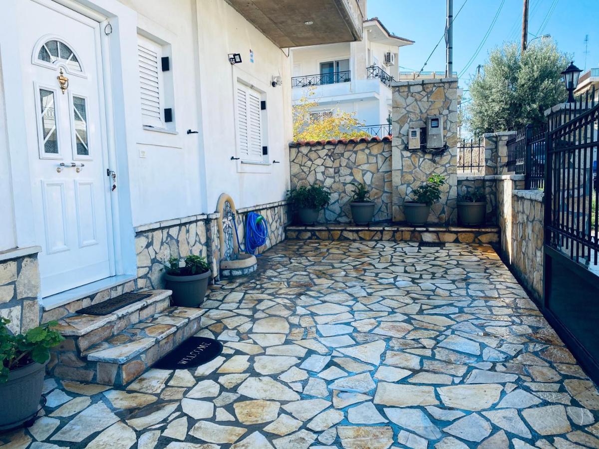 Apartment And Aigio